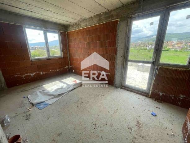 САМО В ERA! Тристаен апартамент с панорамна тераса - с. Белащица
