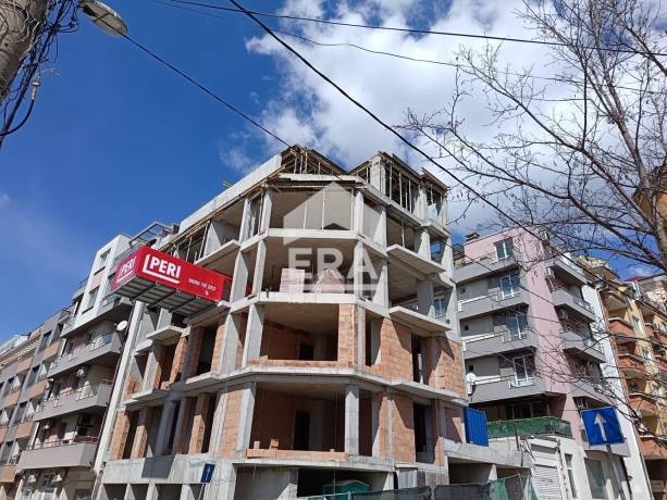 Четиристаен мезонет в кв.Банишора