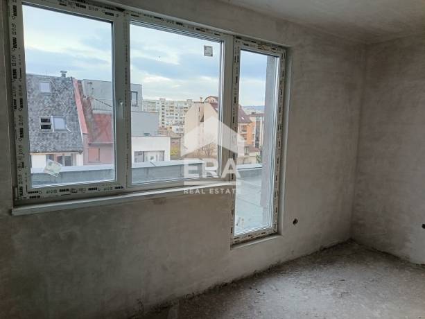 Четиристаен апартамент за продажба в кв. Овча Купел 1, София
