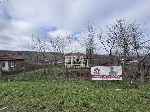 ЕКСКЛУЗИВНО! УПИ в централната част на с. Гроздьово, област Варна
