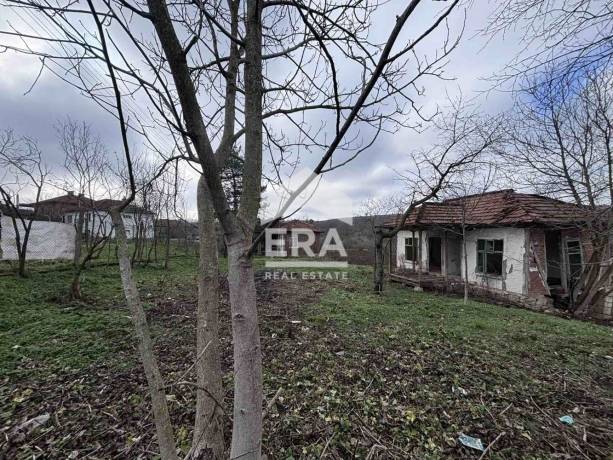 ЕКСКЛУЗИВНО! УПИ в централната част на с. Гроздьово, област Варна