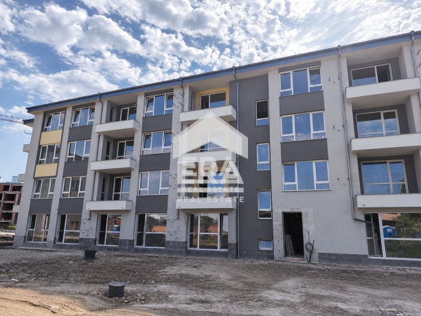 Тристаен апартамент за продажба в кв. Остромила, Пловдив