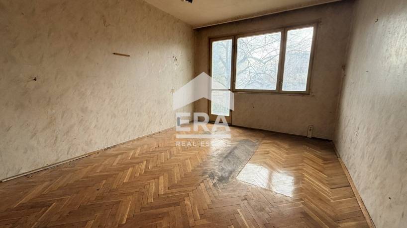 Тристаен апартамент за продажба в гр. Варна, област Варна