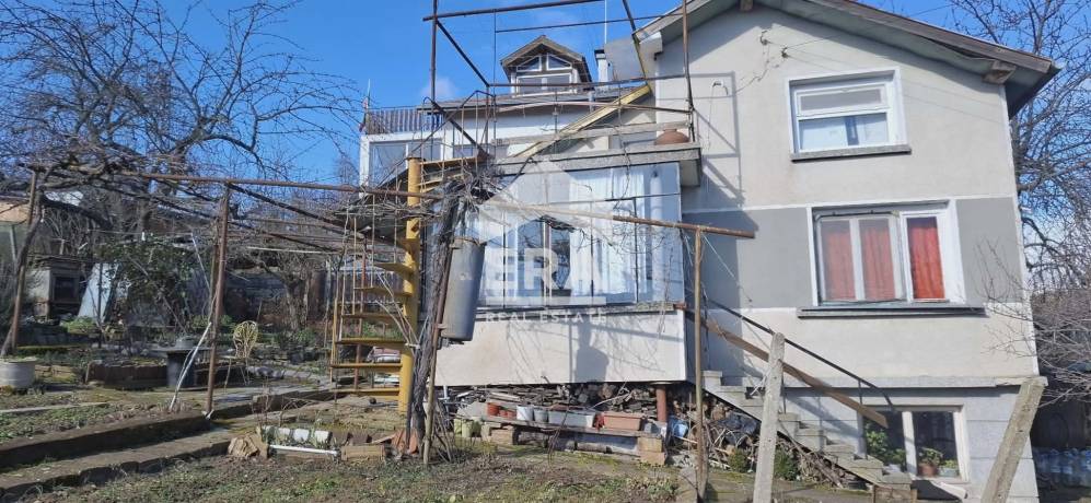 ЕКСКЛУЗИВНО! ЕРА Вива продава дворно място с вила в местност Боровец-юг, гр. Варна