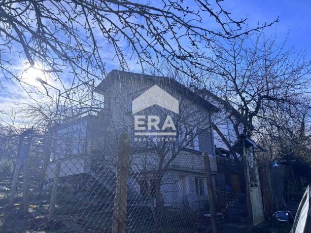ЕКСКЛУЗИВНО! ЕРА Вива продава дворно място с вила в местност Боровец-юг, гр. Варна