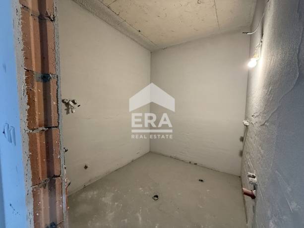ЕРА Вива продава тристаен апартамент в нова сграда в кв. Погреби, гр. Варна