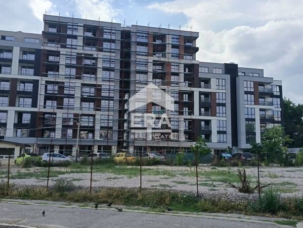 ЕРА ВИВА предлага просторен четиристаен апартамент в ж.к.Люлин 5