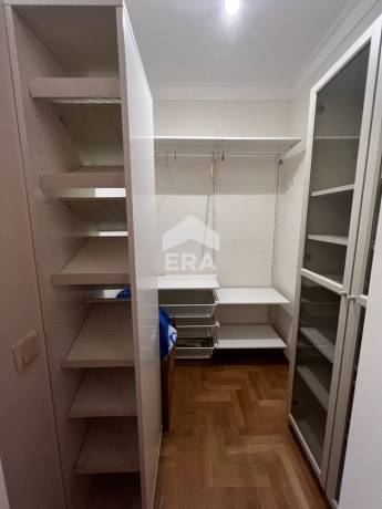 Тристаен апартамент за продажба в кв. Бриз, Варна