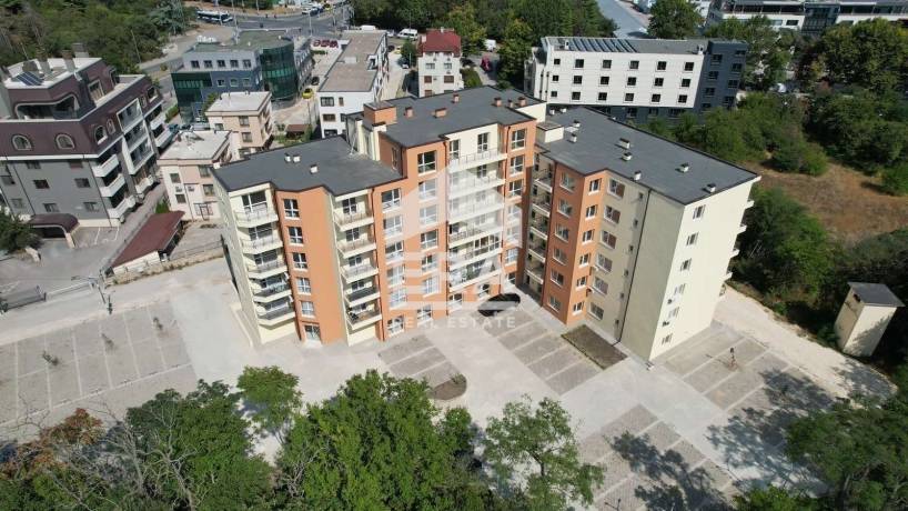 ЕРА Вива предлага за продажба двустаен, партерен офис в кв. Младост, гр. Варна