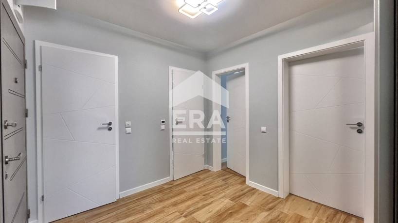 Тристаен апартамент за продажба в кв. Бриз, Варна