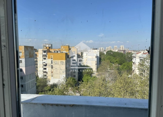 Двустаен апартамент за продажба в кв. Гагарин, Пловдив