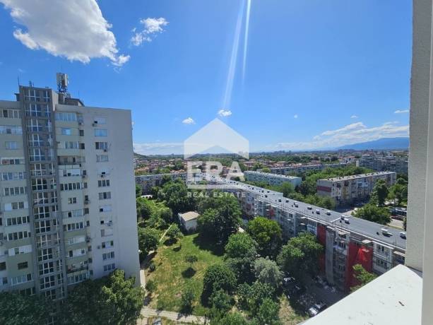 Тристаен апартамент за продажба в кв. Христо Смирненски, Пловдив