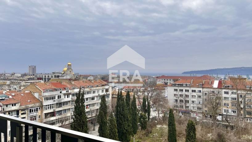 ЕРА Вива продава тристаен апартамент в нова сграда с Акт 16, разположена в централната част на гр. Варна