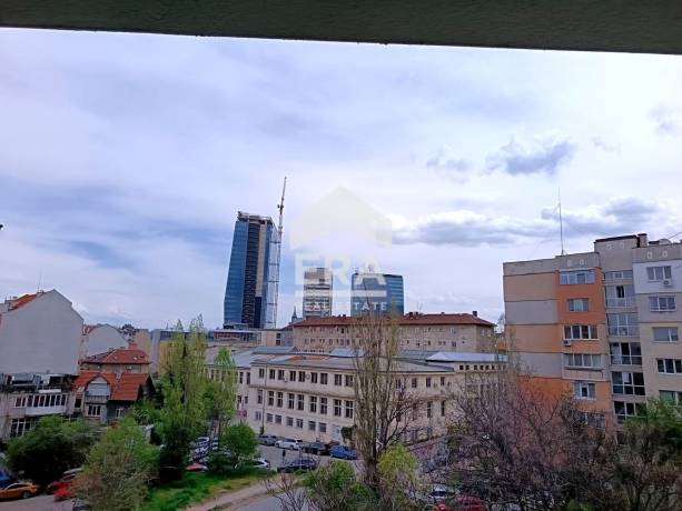 Тристаен апартамент за продажба в кв. Зона Б-5-3, София