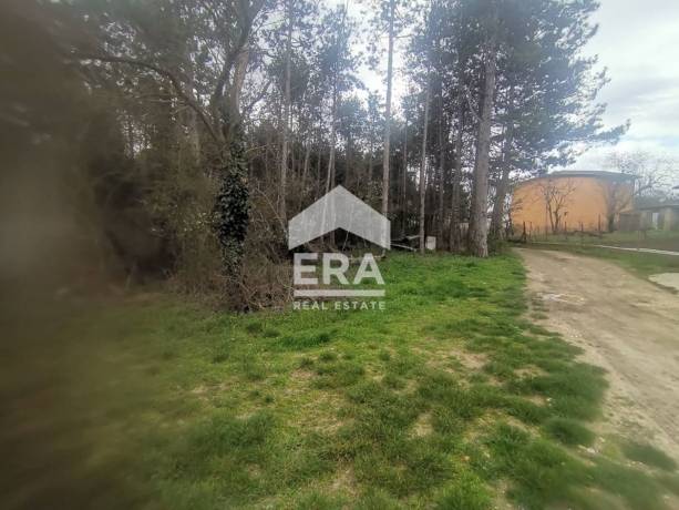 Продава се парцел в местността Перчемлията, град Варна.