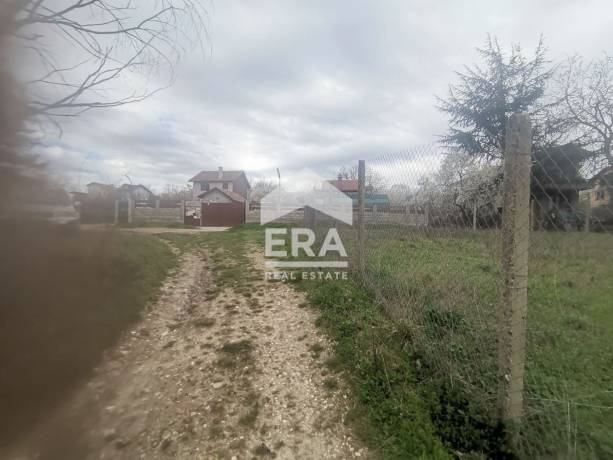 Продава се парцел в местността Перчемлията, град Варна.