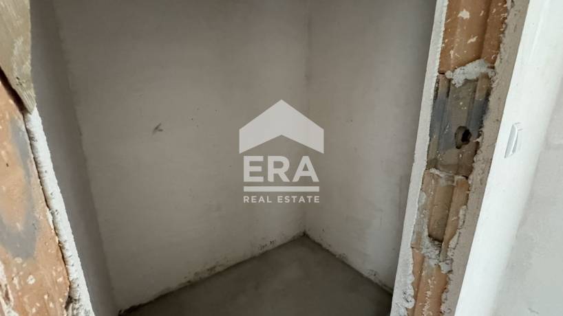 Тристаен апартамент за продажба в кв. Погреби, Варна