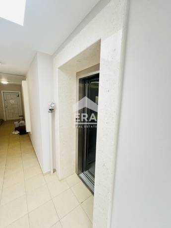 Тристаен апартамент за продажба в гр. Варна, област Варна