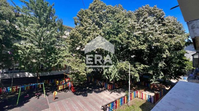 Тристаен апартамент за продажба в гр. Варна, област Варна