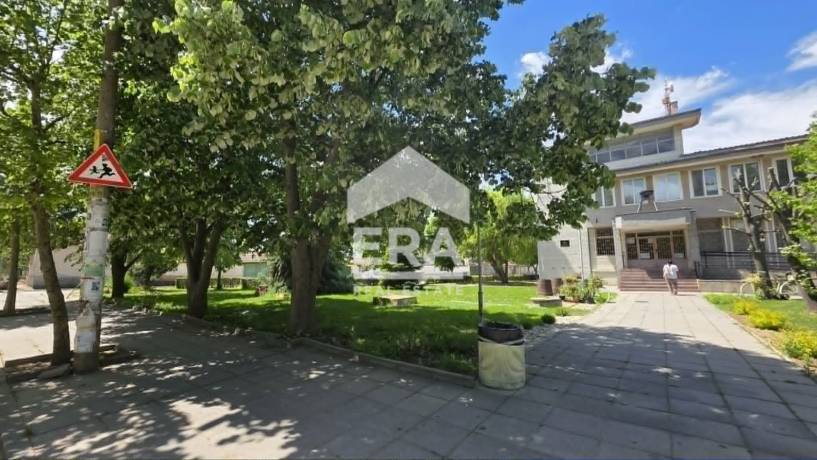 Ексклузивно! Продава се стара къща с допълнителна постройка и просторен озеленен двор в с. Бегово, област Пловдив.