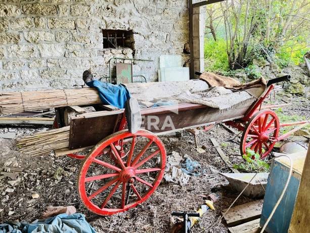 САМО В ЕРА Вива! Каменна къща с просторен двор и прилежащ земеделски имот в село Климентово, област Варна