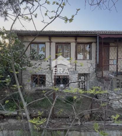 САМО В ЕРА Вива! Каменна къща с просторен двор и прилежащ земеделски имот в село Климентово, област Варна