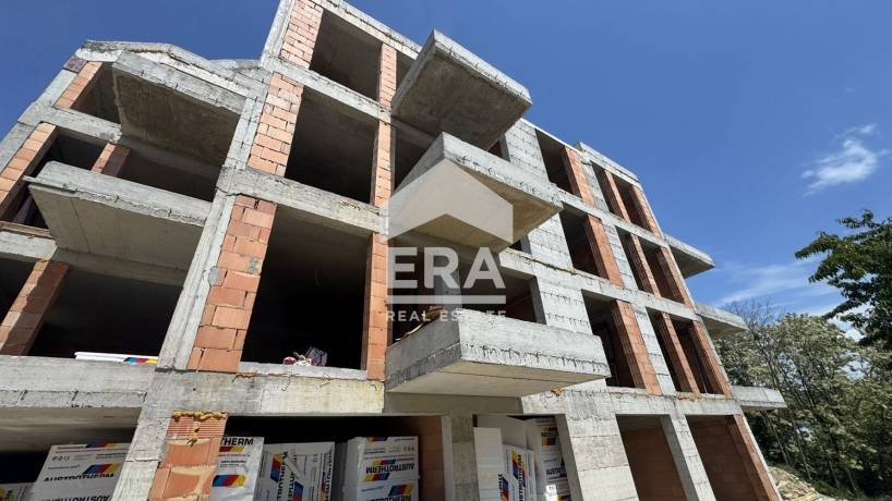 Тристаен апартамент за продажба в кв. Виница, Варна