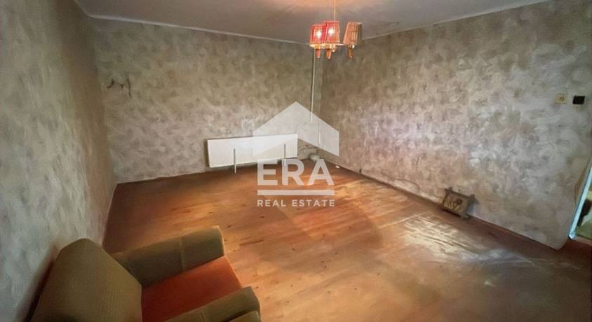 ЕРА Вива продава имот с отличен инвестиционен потенциал в с. Оброчище, обл. Добрич