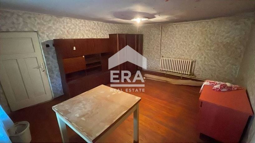 ЕРА Вива продава имот с отличен инвестиционен потенциал в с. Оброчище, обл. Добрич