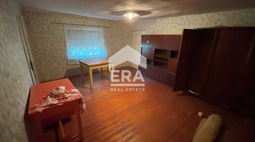 ЕРА Вива продава имот с отличен инвестиционен потенциал в с. Оброчище, обл. Добрич