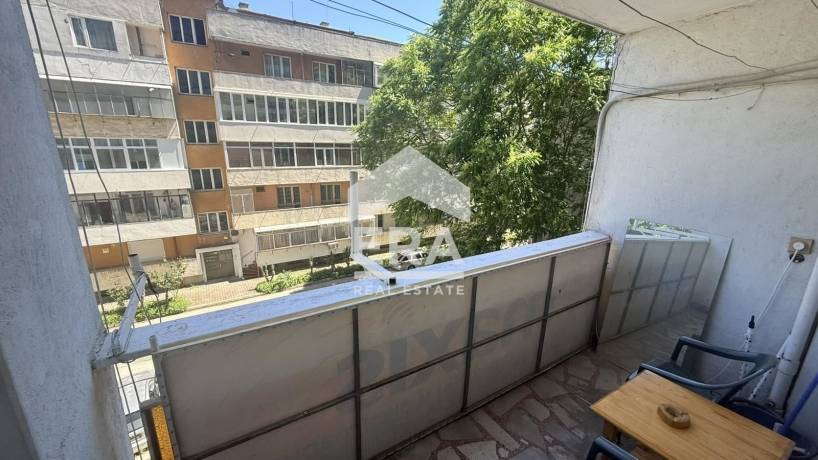 ЕРА Вива отдава под наем просторен и слънчев четиристаен апартамент в района на Нептун, гр. Варна