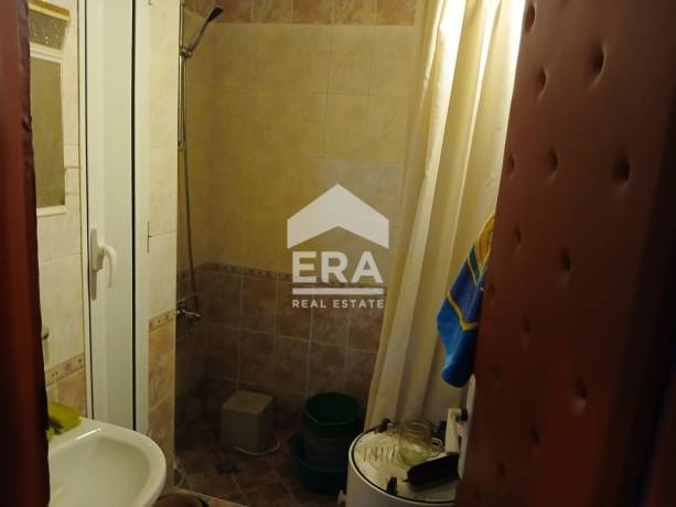 Тристаен апартамент за продажба в кв. Сухата река, София