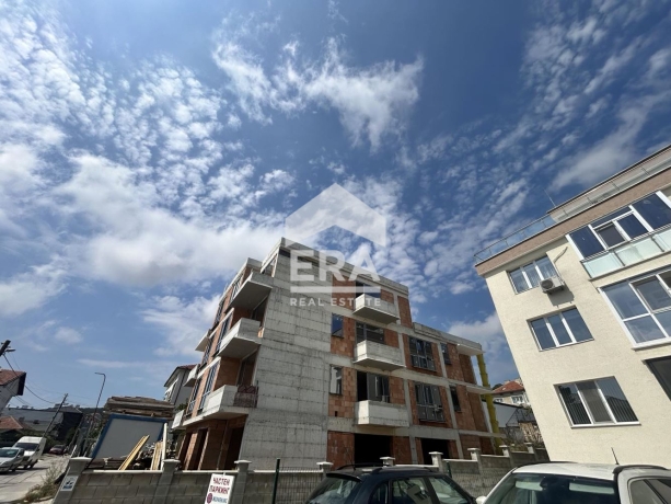 Тристаен апартамент за продажба в кв. Виница, Варна