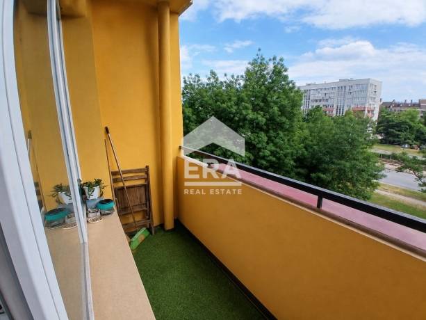 Тристаен апартамент за продажба в кв. Сухата река, София