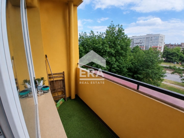 Тристаен апартамент за продажба в кв. Сухата река, София