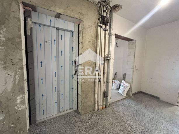 ЕРА Вива продава двустаен апартамент в сграда пред Акт 15 в кв. Виница, гр. Варна