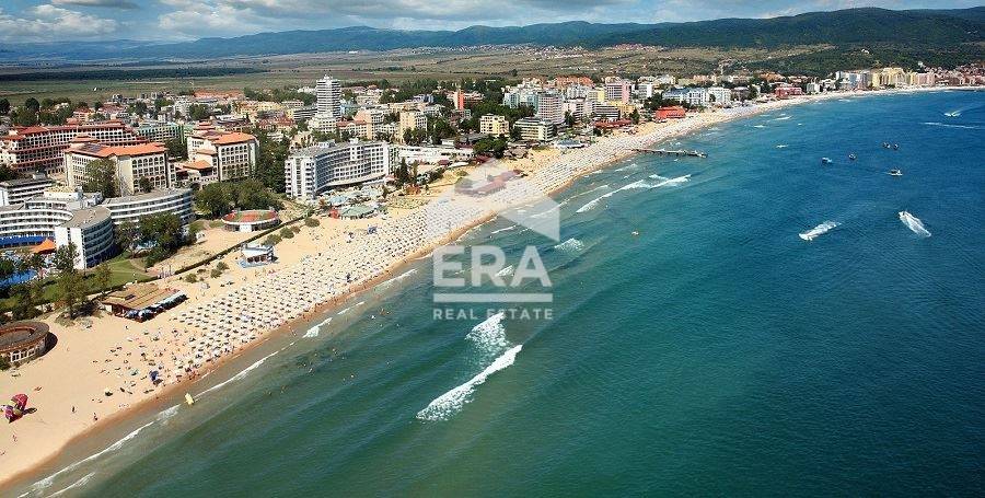 ЕРА Вива продава урегулиран поземлен имот с отличен инвестиционен потенциал в к.к. Златни пясъци, на трета линия от морето