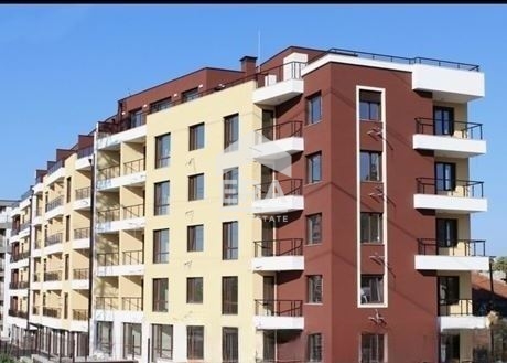 ЕРА Вива продава функционален имот с отличен потенциал, разположен на партерен етаж в нова сграда в кв. Трошево, гр. Варна