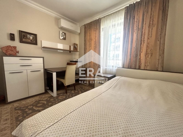 Тристаен апартамент за продажба в кв. Бриз, Варна