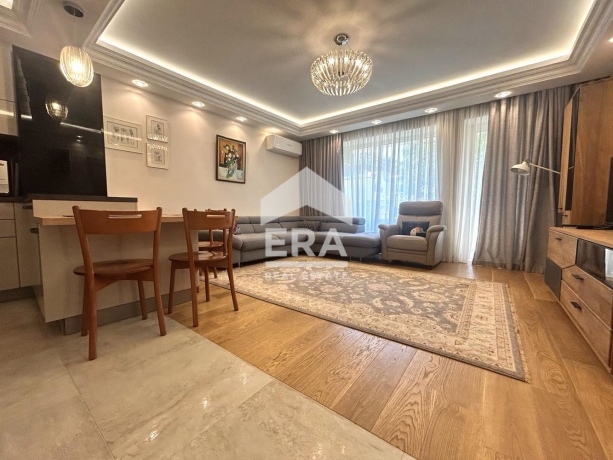 Тристаен апартамент за продажба в кв. Бриз, Варна