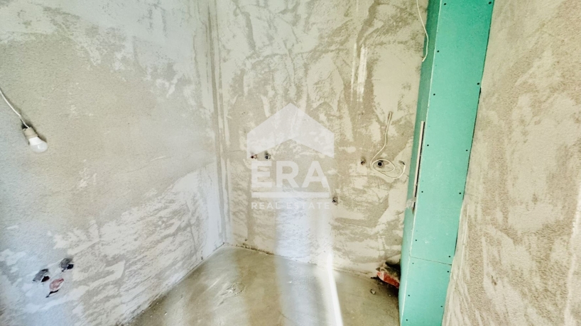 Тристаен апартамент за продажба в кв. Виница, Варна