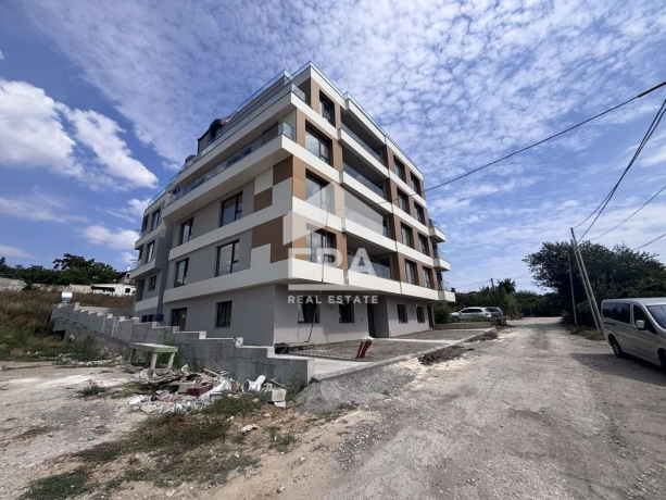 ЕРА Вива продава тристаен апартамент в нова сграда в кв. Левски 2, гр. Варна