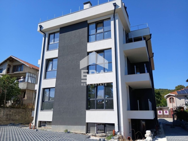 Многостаен апартамент за продажба в кв. Виница, Варна