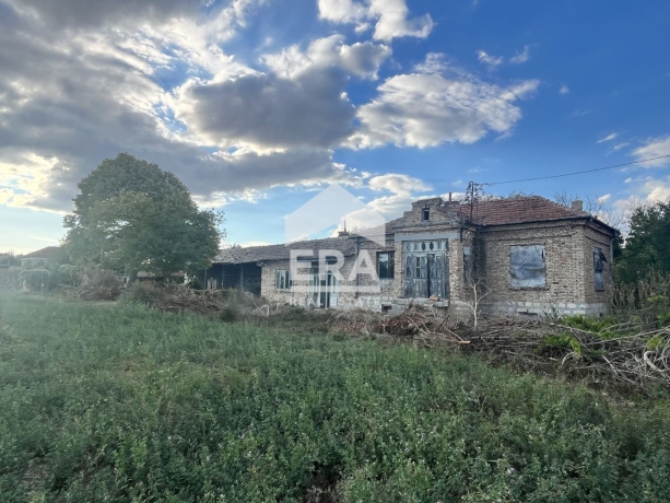 Къща за продажба в Млада гвардия, област Варна