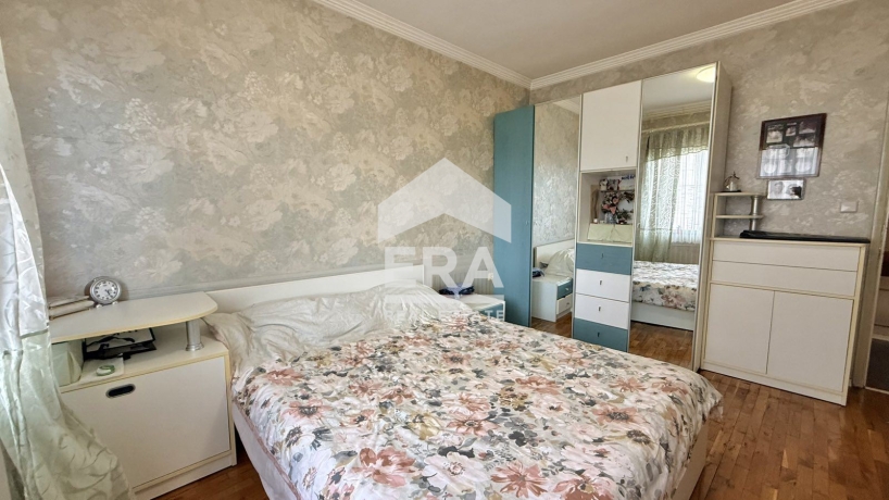 Тристаен апартамент за продажба в кв. Гръцка махала, Варна