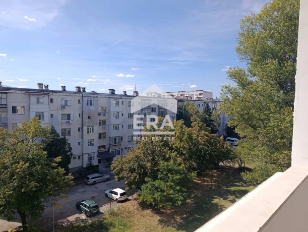 Тристаен апартамент за продажба в кв. Южен, Пловдив