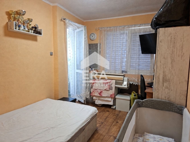 Четиристаен апартамент за продажба в гр. Варна, област Варна