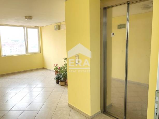 Тристаен апартамент за продажба в кв. Трошево, Варна