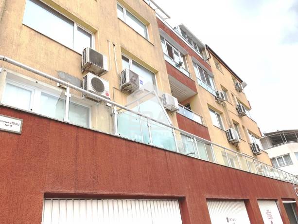 Тристаен апартамент за продажба в кв. Трошево, Варна